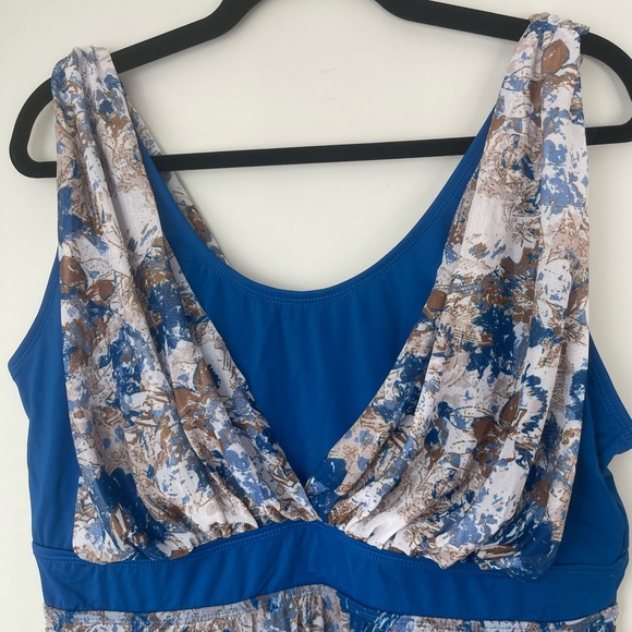 BoomChic NWT  Graphic Patchwork Sculpt Waist Hanky Hem Swim Dress Size 18-20 - Picture 11 of 16